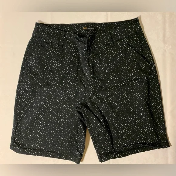 EUC Shorts: Polka Dot, Denim, High Mid-Rise, Straight Fit, 5-Pocket - Picture 1 of 9